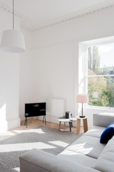 Spacious Georgian Pad - Free Parking - Walk To Bath Apartman Kültér fotó